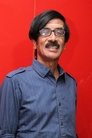 Manobala isGayathri's uncle