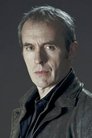 Stephen Dillane isKing Edward I of England