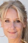 Anette Støvelbæk isMona Damefrisør