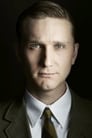 Aaron Staton isCurtis McCarthy