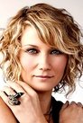 Jennifer Nettles isMiranda