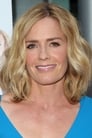 Elisabeth Shue isAli Mills