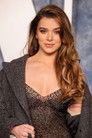 Hailee Steinfeld gra jako Gwen Stacy / Spider-Woman (voice)
