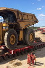 Der 300 Tonnen Laster – Ein Caterpillar wird ausgeliefert