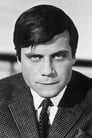 Oliver Reed isThe General