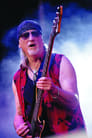 Roger Glover isbass