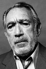 Anthony Quinn isTony Vivaldi