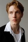 Louis Hofmann isCharles Green