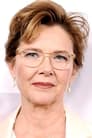 Annette Bening isMarge Selbee