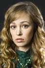 Autumn Reeser isTia