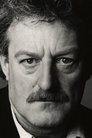 Bernard Hill isDr. David Hawthorne