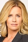 Elisabeth Shue isJulie Finlay