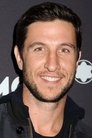 Pablo Schreiber isKris 'Tanto' Paronto