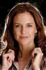 Kelly Preston isHelen Hume