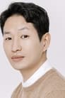 Song Chi-hoon isSeong-ae's assistant