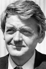 Hal Holbrook isCongressman Doyle