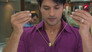 Sooraj buys a gift for Kavita