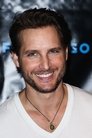 Peter Facinelli isDanny Turner