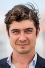 Riccardo Scamarcio isVitale Portfoglio