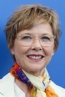 Annette Bening isSusan Anderson