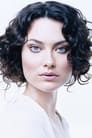 Shalom Harlow isSonya