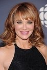 Lauren Holly isLinda