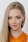 Amanda Seyfried isSylvia Weis