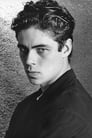 Benicio del Toro isTom Nichols