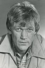 Bo Svenson isLt. Robert Yeager