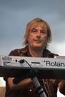 Geoff Downes isKeyboards