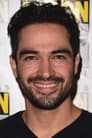 Alfonso Herrera isJavi Elizonndro