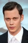 Bill Skarsgård isWillard Russell