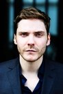 Daniel Brühl isLutz Heck