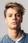 Jace Norman isXander DeWitt