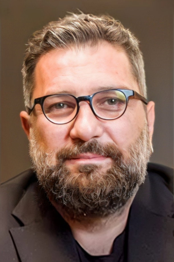 Evren Bingöl as Bülent in Anadolu Kaplanı
