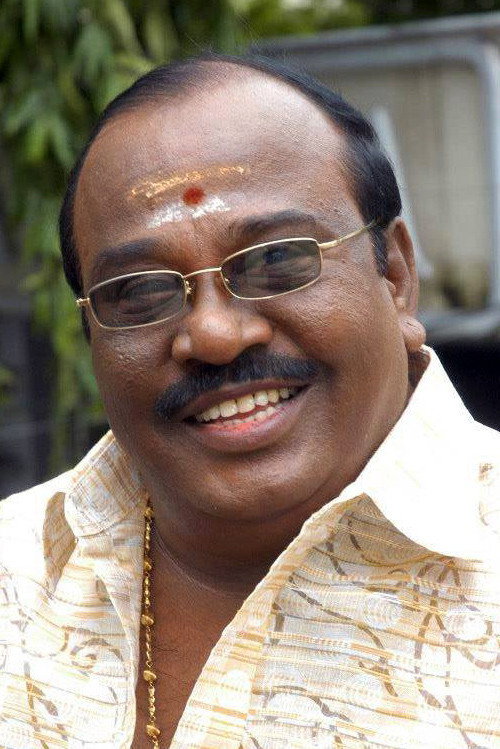 T. P. Gajendran as Vazhipokkan in Middle Class Madhavan
