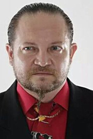 Omar Cruz Soto as Pastor's assistant in ¡Qué Despelotón!