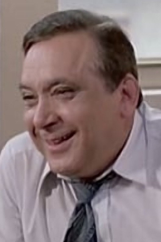 Carlos Coelho as Pai de Salomé in Queridas e Maduras