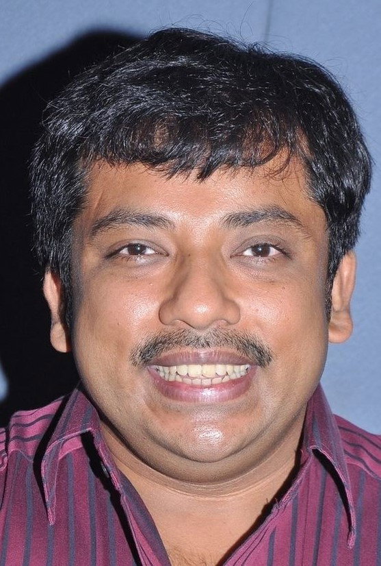 Sathyan Sivakumar as Sugu in Vettaikaaran