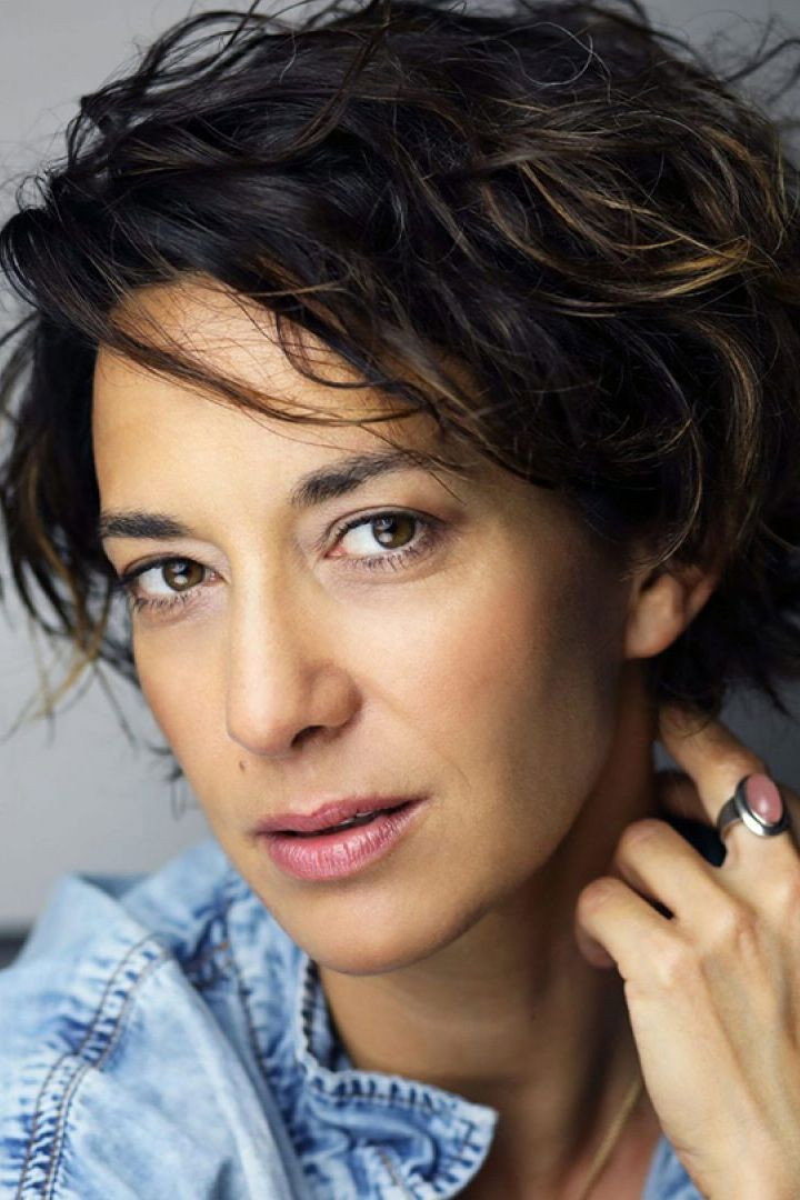 Török-Illyés Orsolya as Dani's mother in Csak ki ne derüljön!
