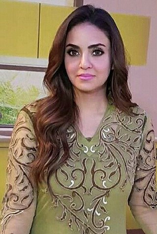 Nadia Khan as Kinza in Aisi Hai Tanhai
