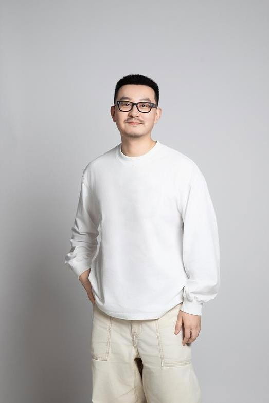 Zhang Yunqi as Xiao Lou (voice) in The Storm