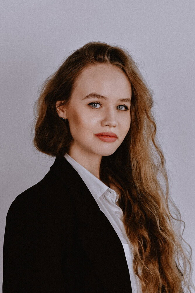 Yuliia Vyshniakova as Malanka in Malanka