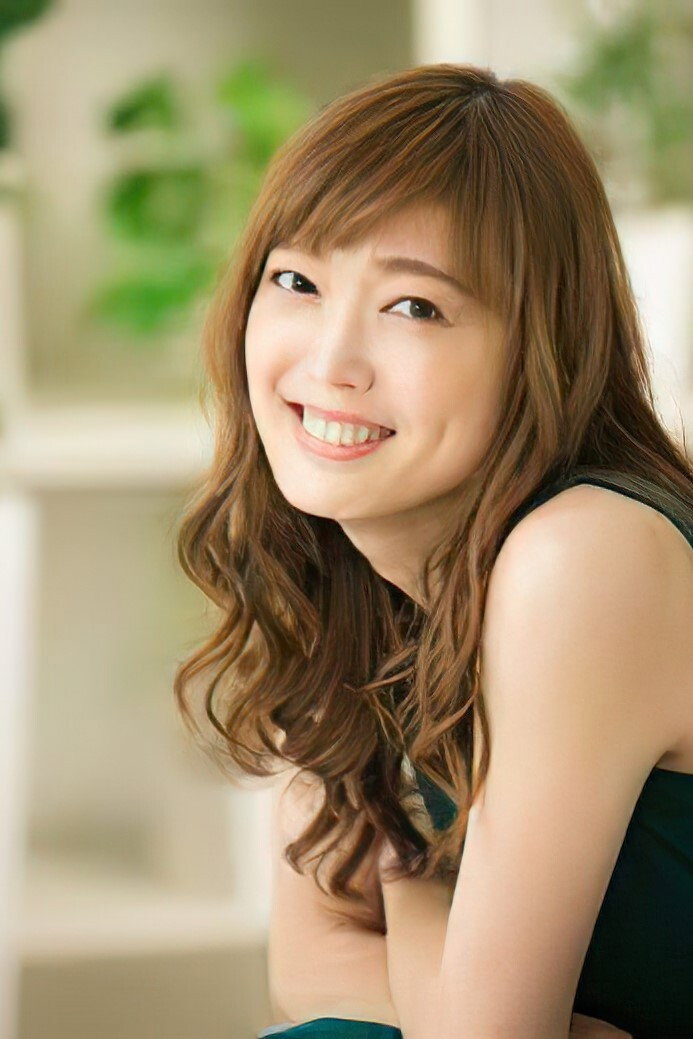 宮崎羽衣 as Iroha Miyamoto in Sumomomo Momomo - The Strongest Bride on Earth