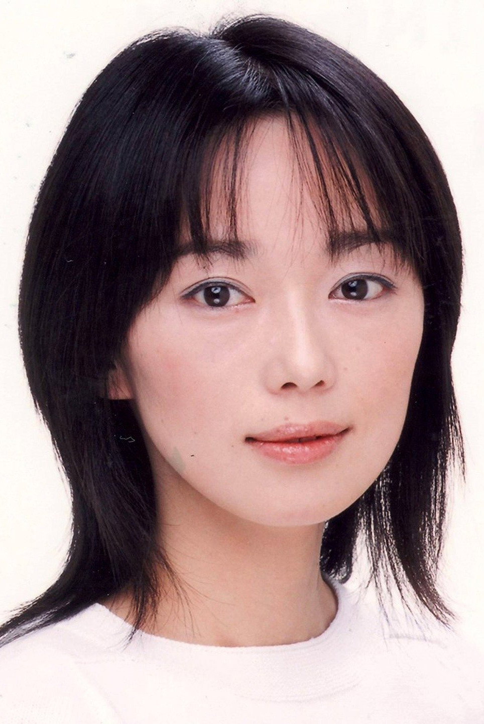 葉月里緒奈 as Yukari Hamamura in Flower of Ice