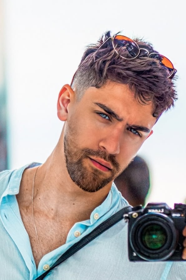 Matías Castillo as Self (Archive footage) in Muchachos