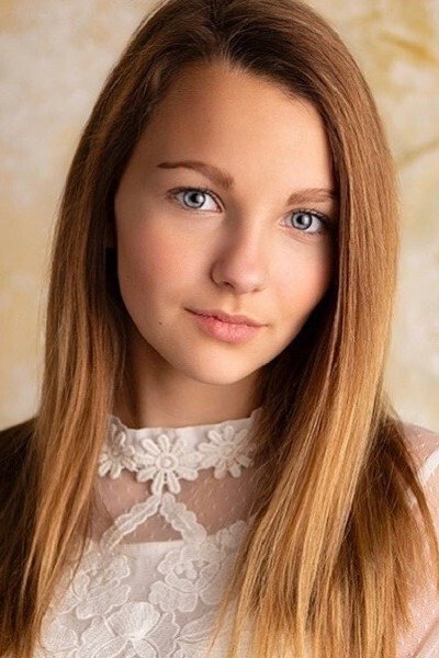 Livvy Stubenrauch as Young Anna (voice) in Frozen