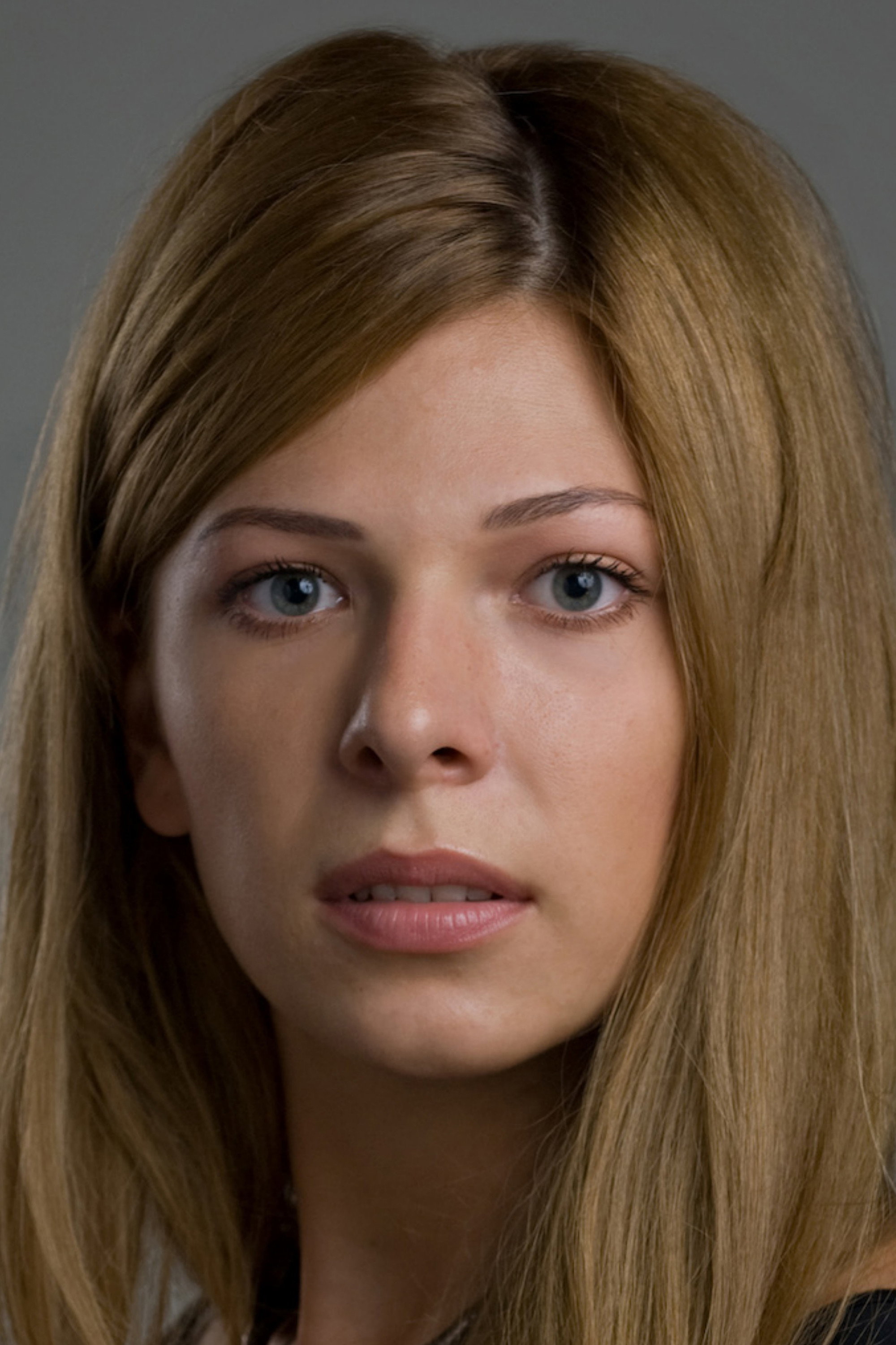 Tünde Skovrán as Gloria in Puzzle