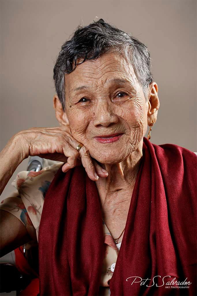 Estrella Kuenzler as Tita Felisa in Experience