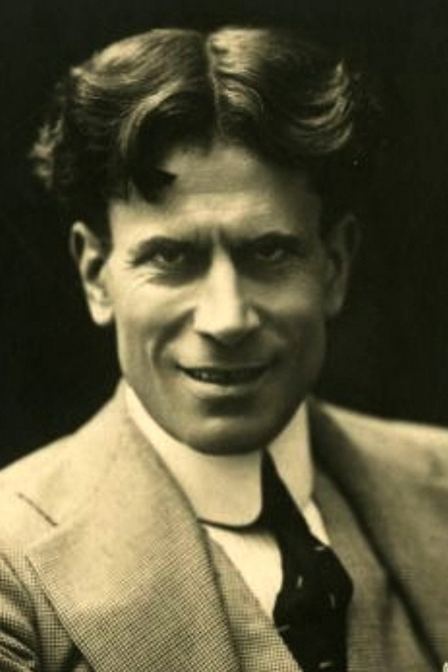 Gualtiero Tumiati as Luca Lucedius in La vita è bella
